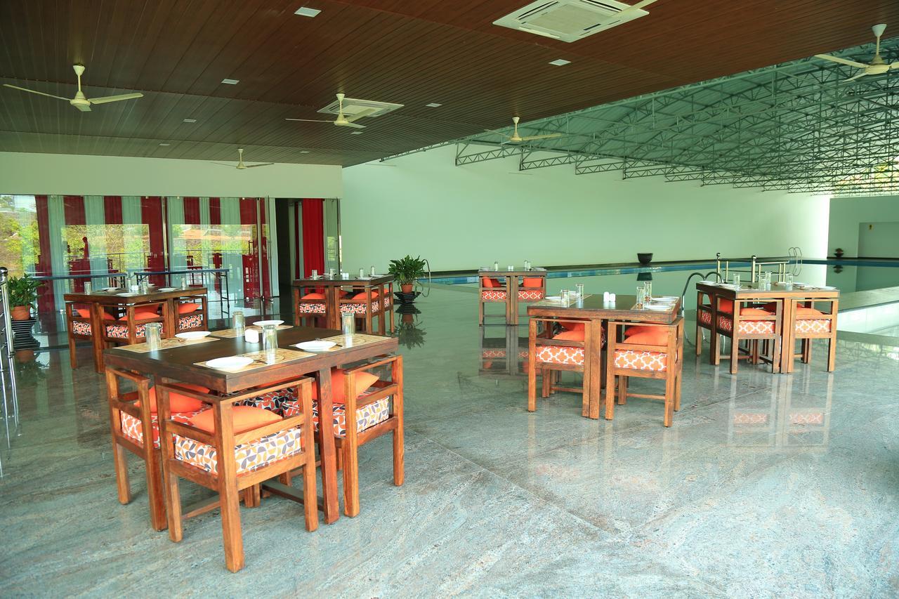 Kohinoor Hotel Alwaye ภายนอก รูปภาพ