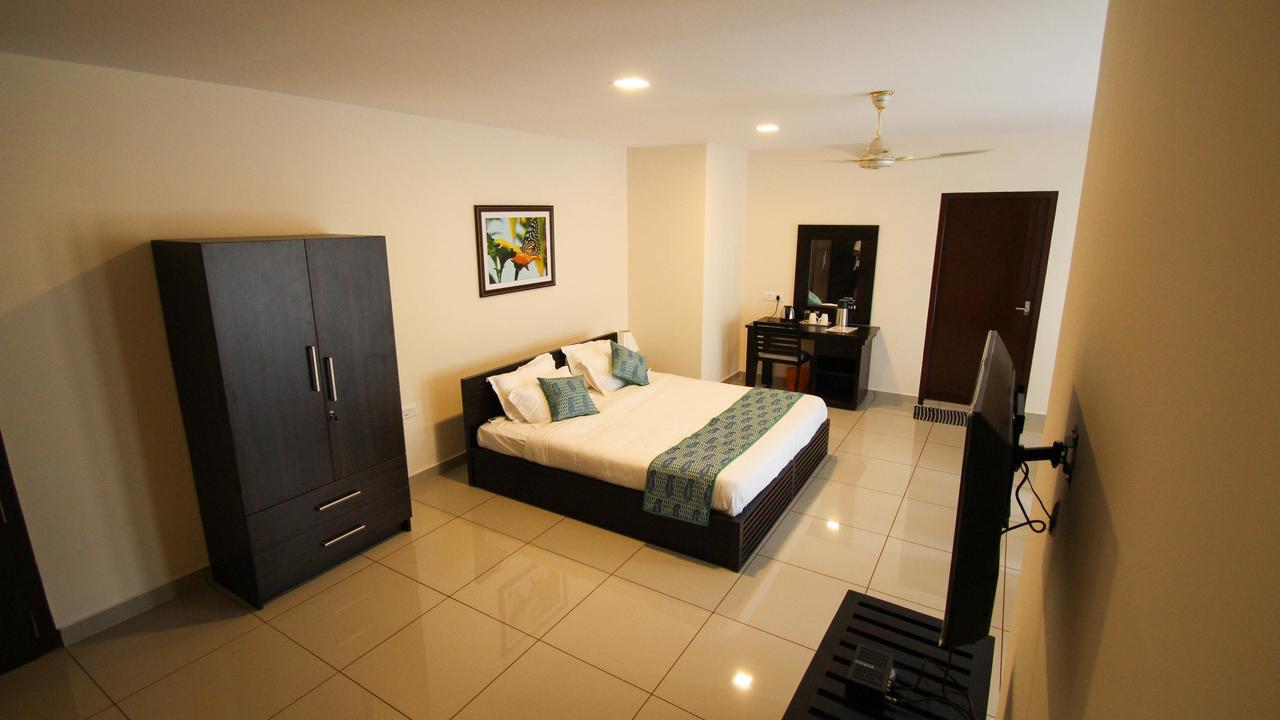 Kohinoor Hotel Alwaye ภายนอก รูปภาพ