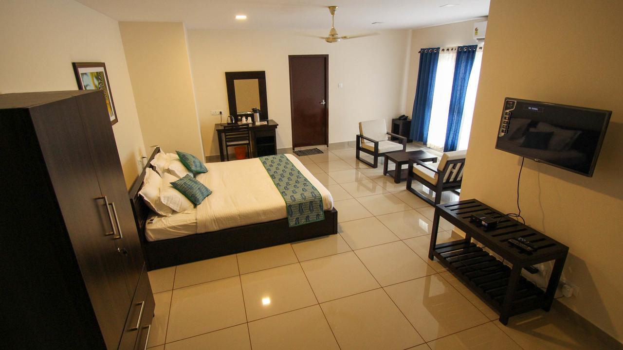 Kohinoor Hotel Alwaye ภายนอก รูปภาพ