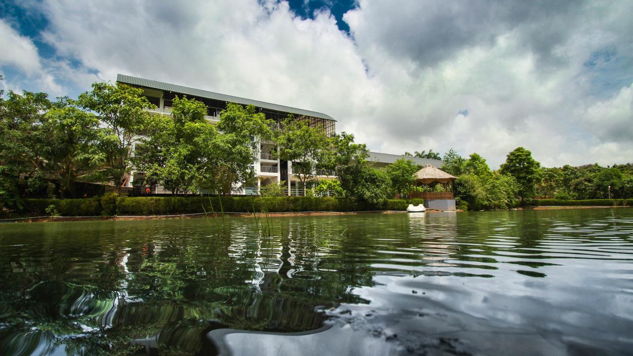 Kohinoor Hotel Alwaye ภายนอก รูปภาพ
